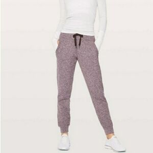 Lululemon Ready To Rulu Pant. Heathered Black Cherry / Black Cherry. Size 4. 27"